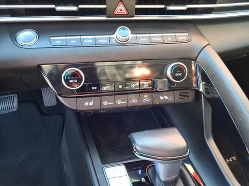 Used 2023 Hyundai Elantra Limited image 23