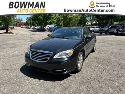 Used 2014 Chrysler 200 Touring FWD image 1