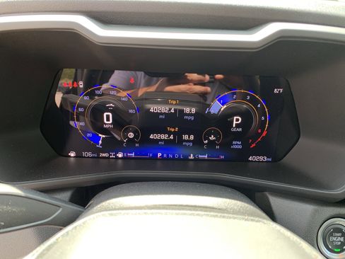 Used 2024 Chevrolet Colorado Trail Boss w/ Technology Package AWD/4WD image 26