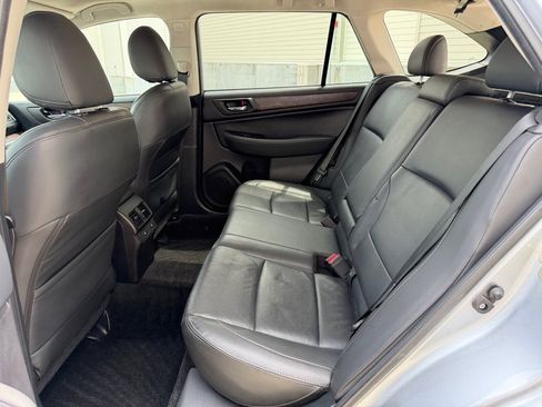Used 2015 Subaru Outback 3.6R Limited AWD/4WD image 23