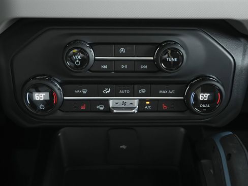 Used 2023 Ford Bronco Wildtrak image 15