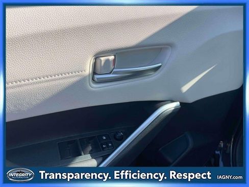 Certified 2023 Toyota Corolla Cross XLE image 17