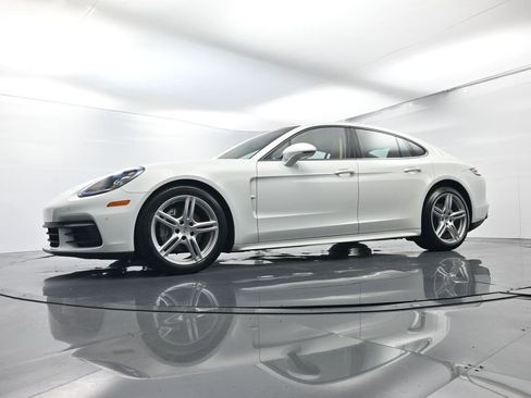 Used 2019 Porsche Panamera image 45