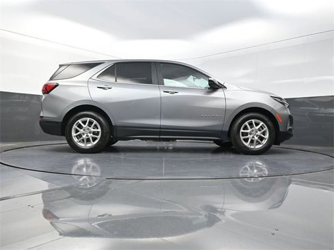 Used 2023 Chevrolet Equinox LT image 34