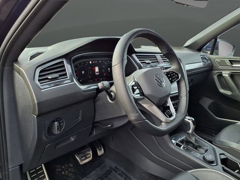 Used 2024 Volkswagen Tiguan SEL R-Line image 11