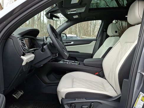 Used 2025 Volkswagen Atlas Cross Sport SEL Premium R-Line AWD/4WD image 10