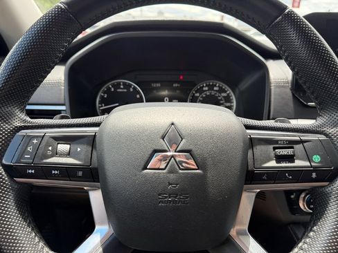 Used 2024 Mitsubishi Outlander SE AWD/4WD image 34