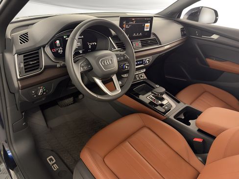 Used 2023 Audi Q5 2.0T Premium Plus w/ Premium Plus Package AWD/4WD image 4