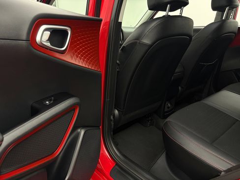 Used 2022 Kia Soul Turbo FWD image 38
