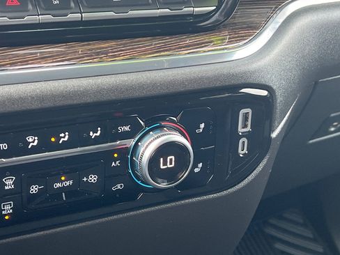 Used 2023 GMC Sierra 1500 Elevation image 28