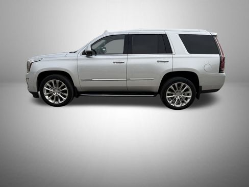 Used 2020 Cadillac Escalade Luxury image 2