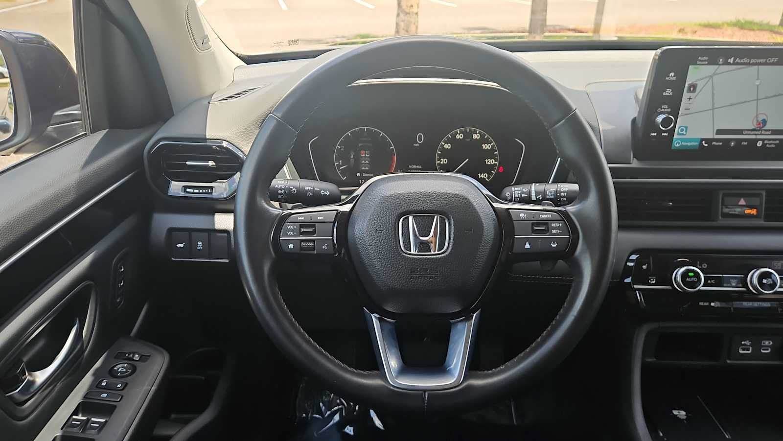 Used 2024 Honda Pilot Touring image 11