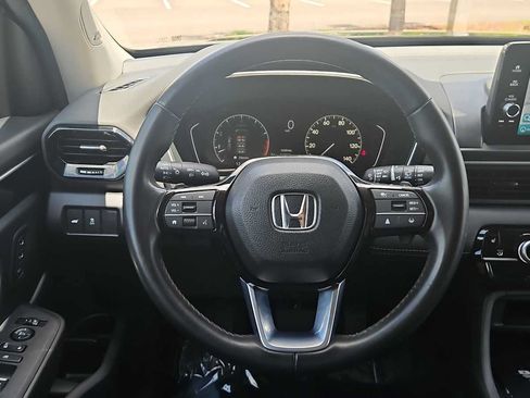 Used 2024 Honda Pilot Touring image 11
