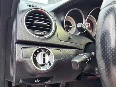 Used 2012 Mercedes-Benz C 300 4MATIC Sedan image 38
