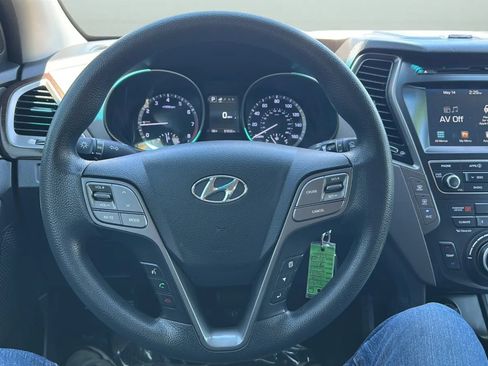 Used 2018 Hyundai Santa Fe SE FWD image 27