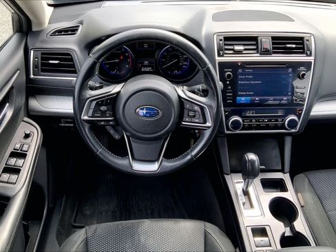 Used 2019 Subaru Outback 2.5i Premium image 6