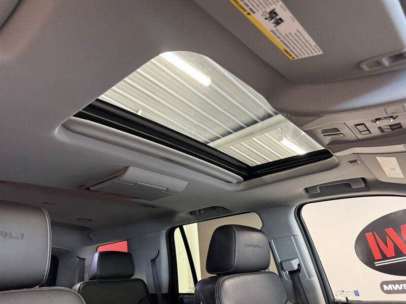 Used 2015 GMC Yukon Denali w/ Premium Package AWD/4WD image 14