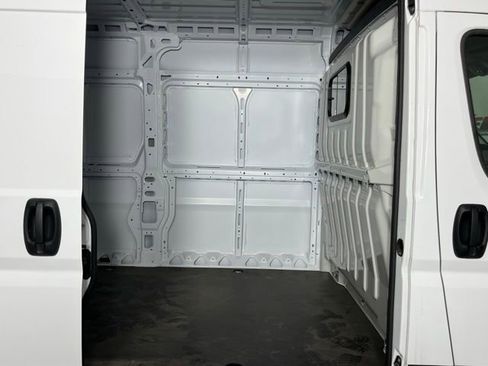 New 2026 RAM ProMaster 2500 w/ Convenience Group FWD image 4