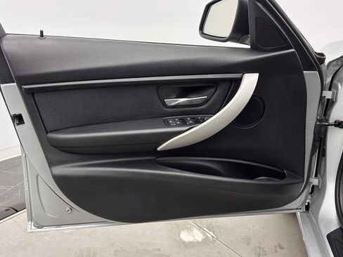 Used 2018 BMW 320i Sedan image 10