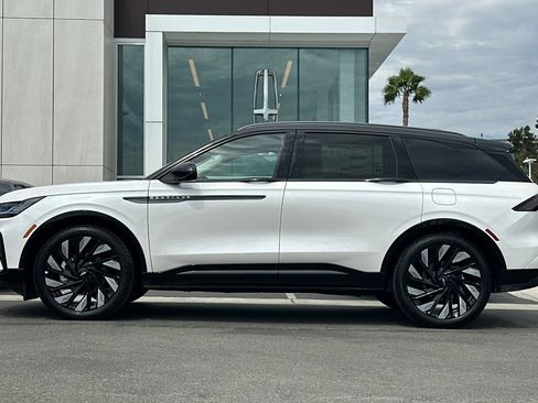 New 2026 Lincoln Nautilus Reserve w/ Jet Appearance Package AWD/4WD image 6