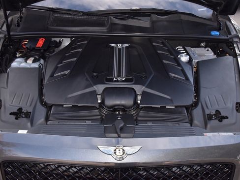 Used 2020 Bentley Bentayga image 44