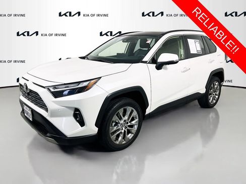 Used 2022 Toyota RAV4 Limited FWD image 3