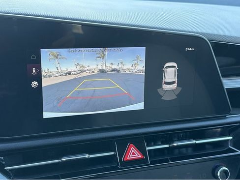 Certified 2025 Kia Niro EX image 9