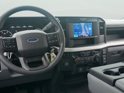 New 2025 Ford F250 XL w/ XL Chrome Package image 22