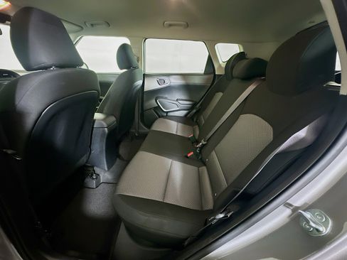 Used 2025 Kia Soul LX w/ LX Technology Package FWD image 27