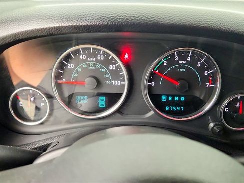 Used 2012 Jeep Wrangler Unlimited Sahara w/ Dual Top Group AWD/4WD image 15