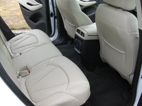Used 2017 Buick Envision Essence FWD image 33