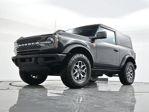 Used 2023 Ford Bronco Badlands image 39
