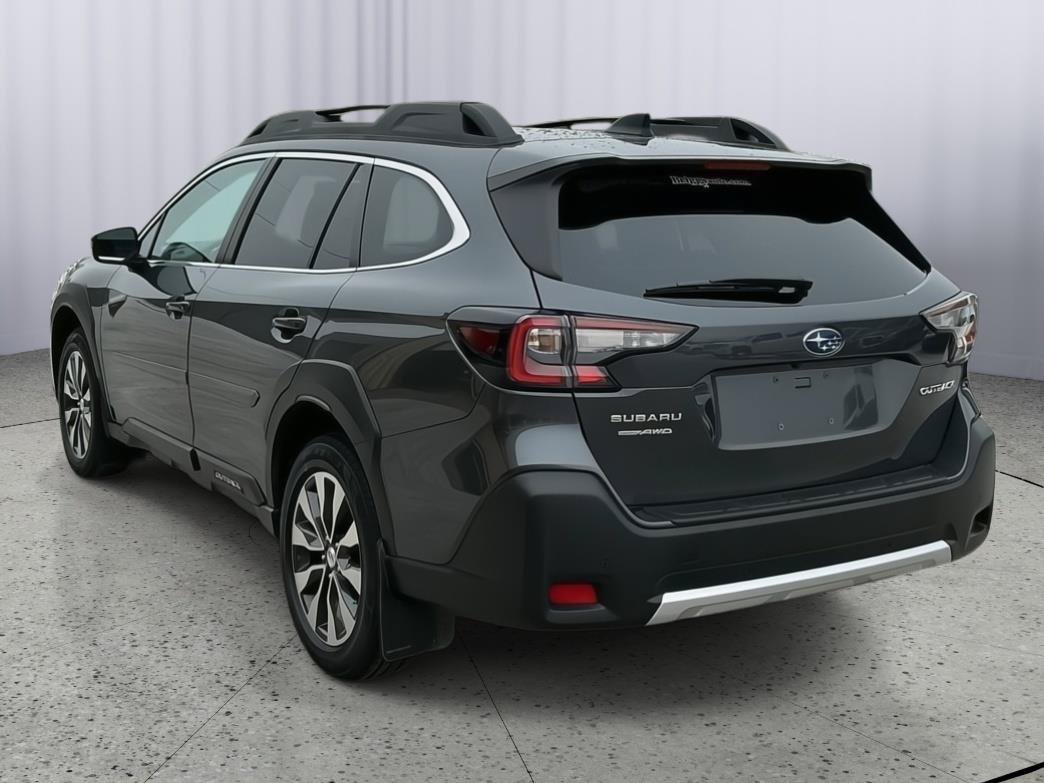 Used 2025 Subaru Outback Limited AWD/4WD image 3