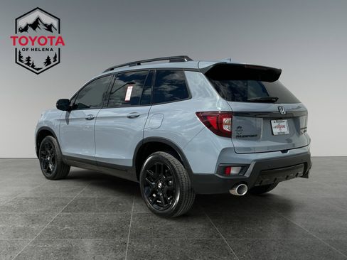 Used 2025 Honda Passport Black Edition image 3