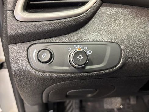 Used 2019 Chevrolet Trax LT w/ LT Convenience Package image 31