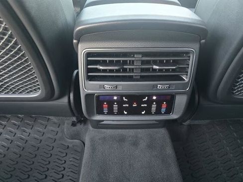 Used 2024 Audi Q8 Prestige image 20