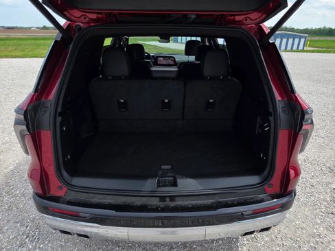 Used 2024 Chevrolet Traverse RS FWD image 26