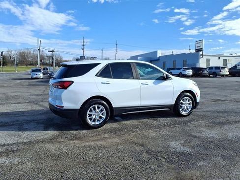 Used 2024 Chevrolet Equinox LS w/ LS Convenience Package image 15