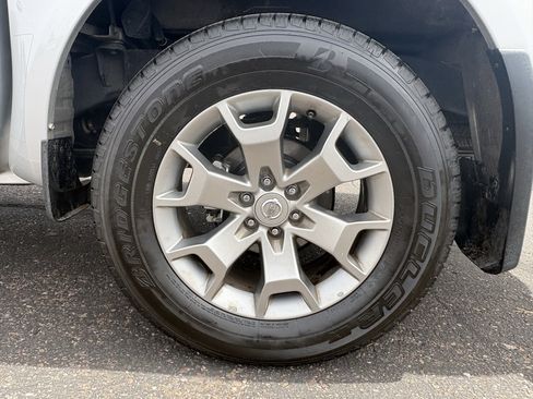 Used 2020 Nissan Frontier SV image 13