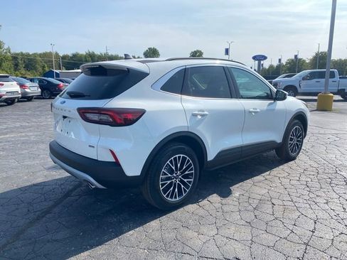 New 2025 Ford Escape SE FWD image 7