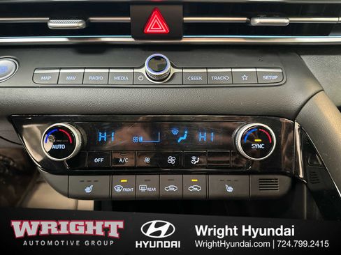 Certified 2025 Hyundai Elantra SEL FWD image 28