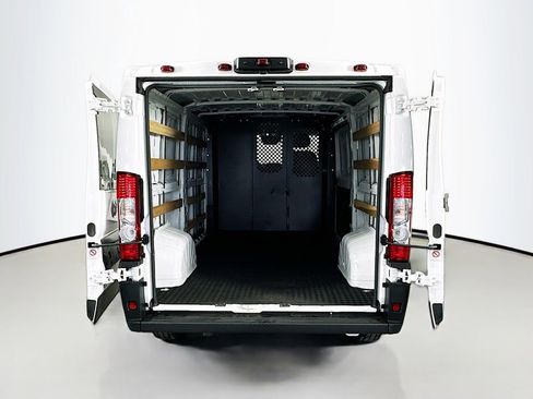 Used 2025 RAM ProMaster 2500 w/ U-Haul Equipment Group FWD image 27