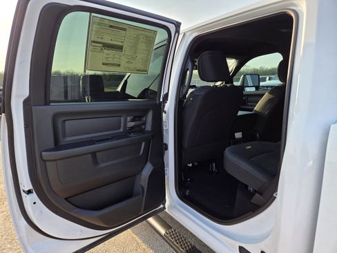 New 2025 RAM 2500 Tradesman AWD/4WD image 15