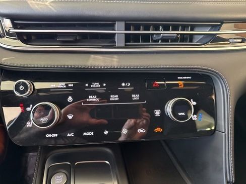 Certified 2025 INFINITI QX60 Luxe w/ Black Edition image 16