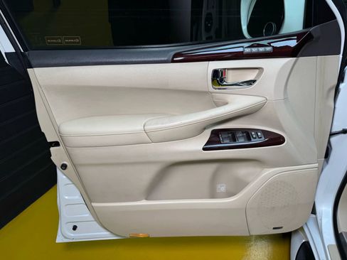 Used 2013 Lexus LX 570 4WD image 43