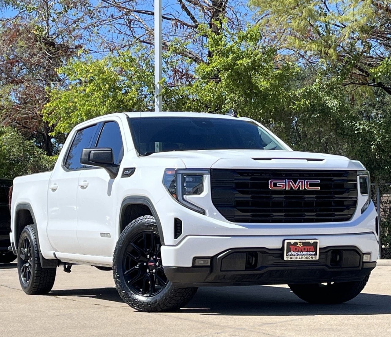 Used 2025 GMC Sierra 1500 Elevation w/ Preferred Package RWD image 2