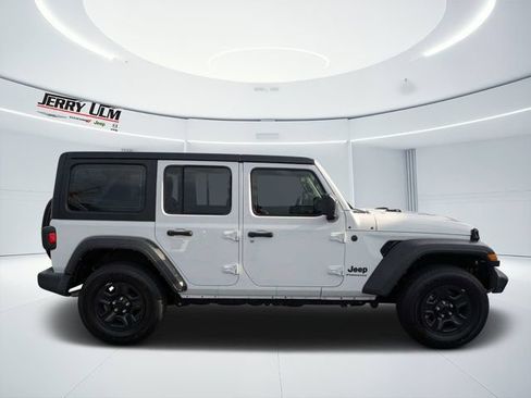 Used 2024 Jeep Wrangler Unlimited Sport AWD/4WD image 2