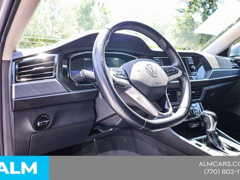 Used 2024 Volkswagen Jetta SE FWD image 21