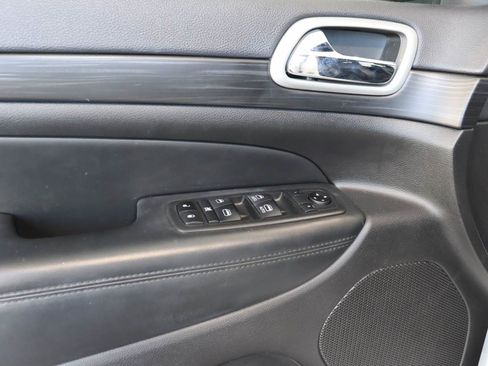 Used 2021 Jeep Grand Cherokee Laredo X RWD image 15
