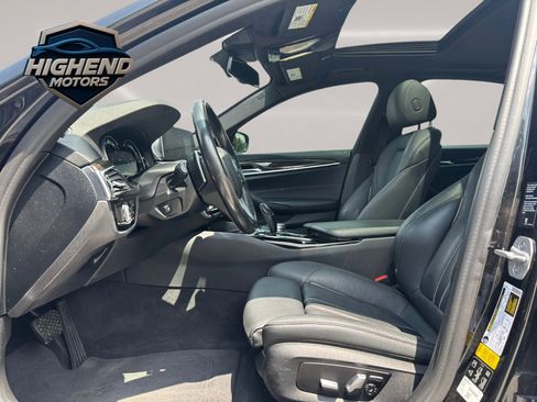 Used 2019 BMW 530i xDrive w/ Convenience Package image 11